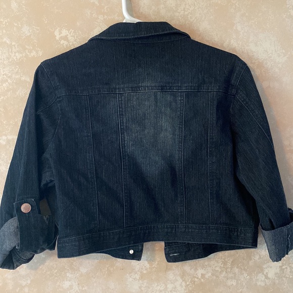 Large jalate crop Jean jacket. Never worn. - Picture 4 of 4
